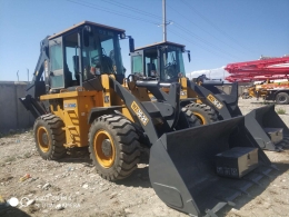 экскаватор-погрузчик XCMG (1)